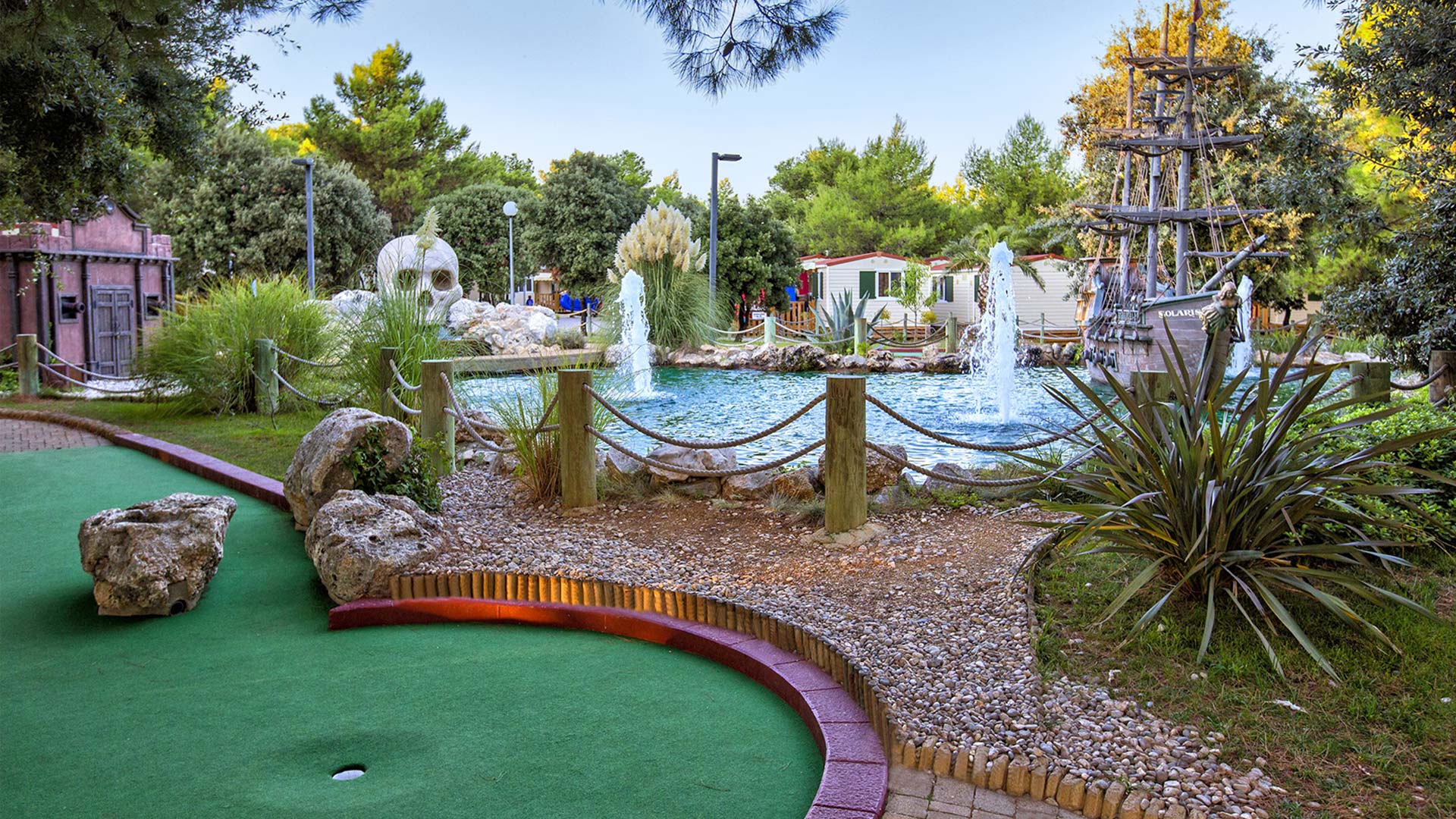 Pirate Adventure Mini golf Ugo Group